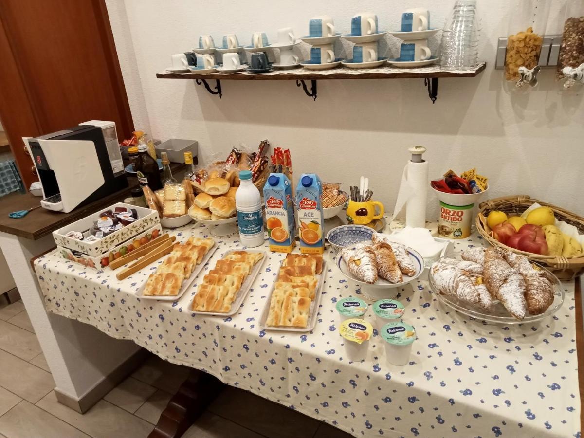 Un Posto Al Sole Bed & Breakfast Molino Nuovo  Luaran gambar